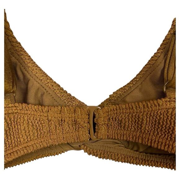 Good American Crinkle Always Fits Twist Front Bikini‎ Top in Bronze Size 1 (Sm) - Picture 7 of 8